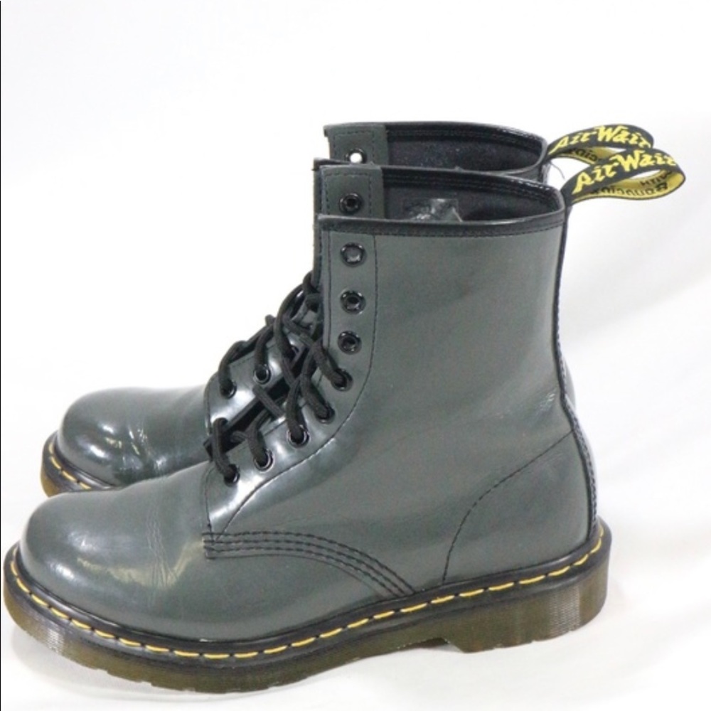 DR. MARTENS in Grey Patent Lamper Boots.